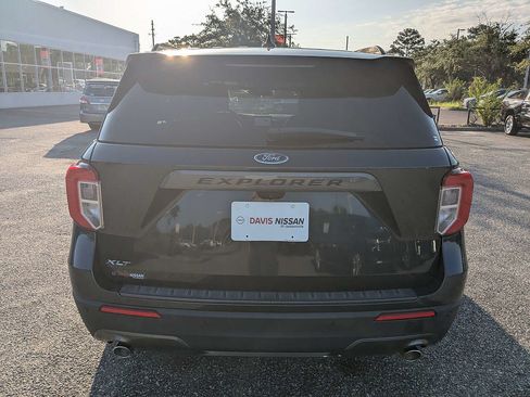 Used 2022 Ford Explorer XLT w/ Equipment Group 202A RWD image 5
