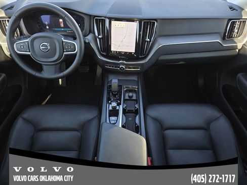 Certified 2025 Volvo XC60 B5 Core image 25