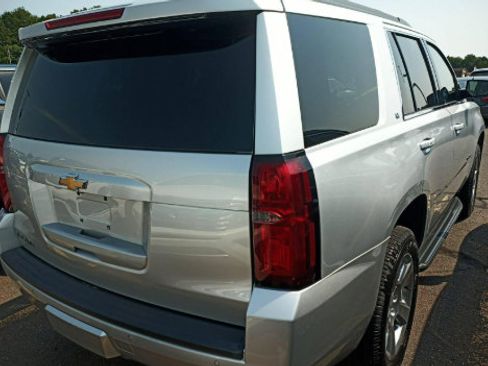 Used 2018 Chevrolet Tahoe LT w/ Luxury Package AWD/4WD image 3