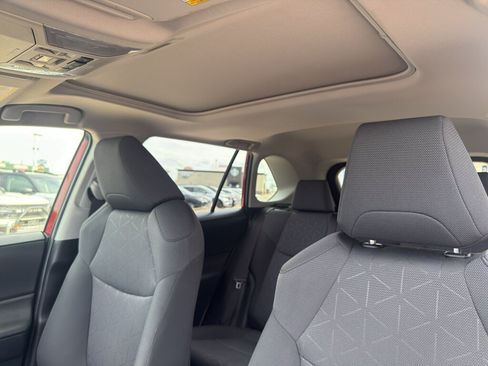 Used 2019 Toyota RAV4 XLE w/ Convenience Package AWD/4WD image 12