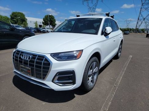 Used 2024 Audi Q5 2.0T Premium Plus w/ Premium Plus Package AWD/4WD image 4