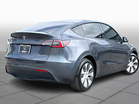 Used 2021 Tesla Model Y Long Range image 12