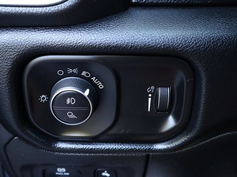Used 2021 RAM 1500 Big Horn AWD/4WD image 38