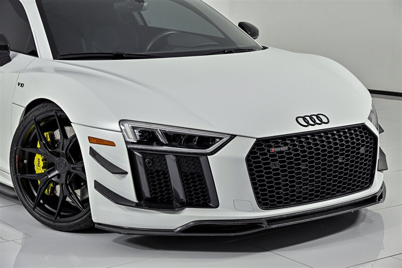 Used 2018 Audi R8 V10 RWD image 3