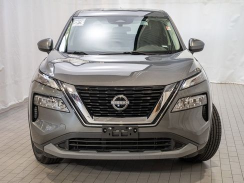 Used 2023 Nissan Rogue SV image 2
