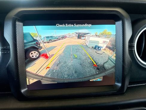 Used 2023 Jeep Wrangler Unlimited Sahara w/ Cold Weather Group AWD/4WD image 15