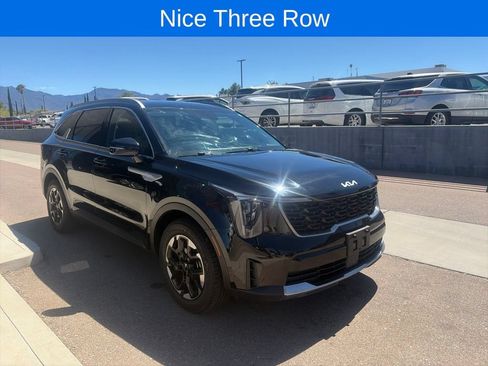 Used 2024 Kia Sorento S FWD image 3
