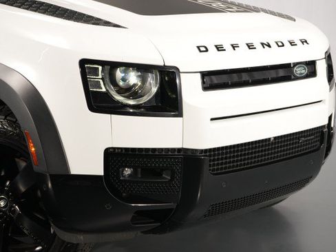 Used 2023 Land Rover Defender 130 X-Dynamic SE AWD/4WD image 8