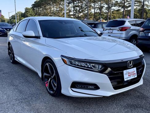 Used 2020 Honda Accord Sport image 2