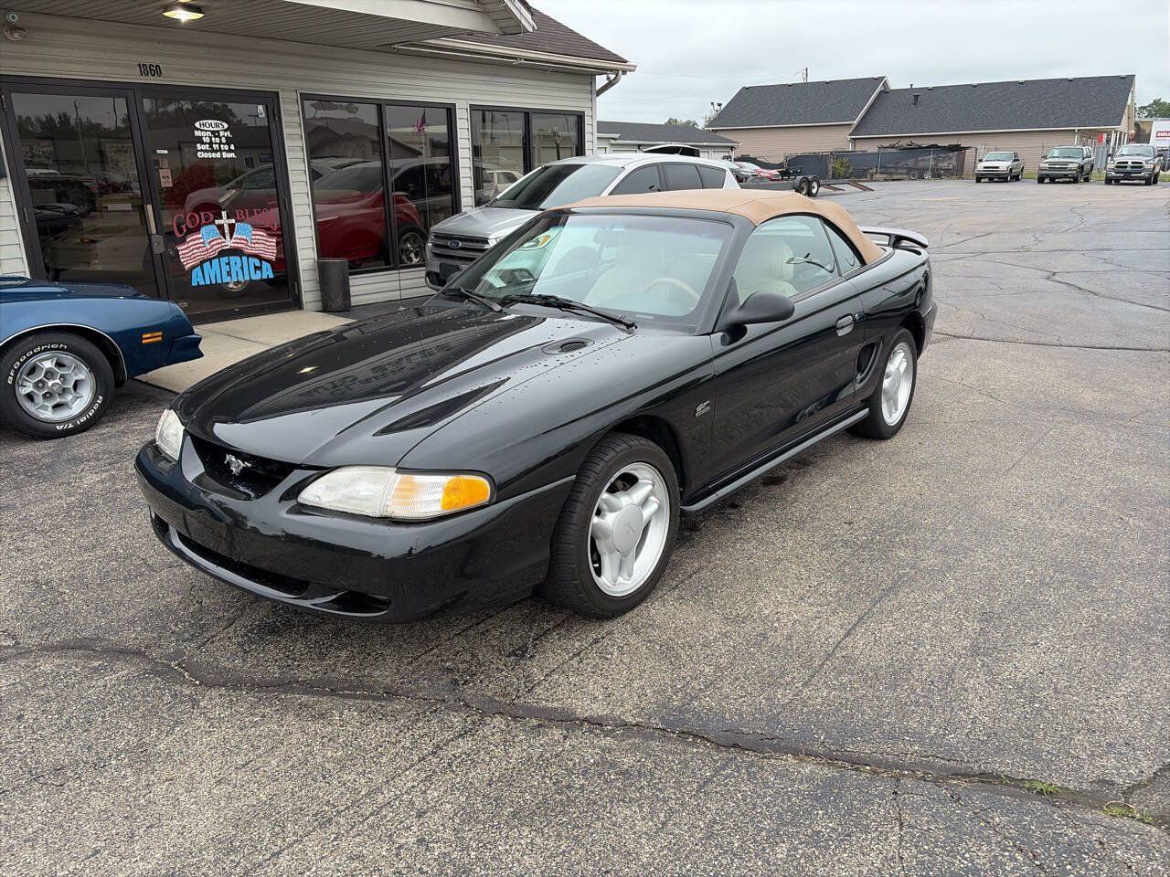 Used 1995 Ford Mustang GT RWD image 2
