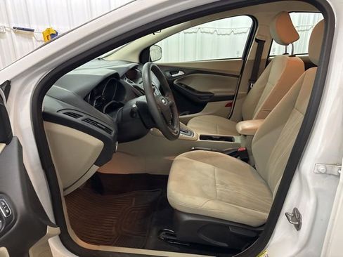 Used 2015 Ford Focus SE w/ Interior Protection Package FWD image 22