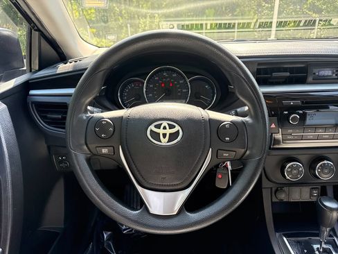 Used 2015 Toyota Corolla L FWD image 19