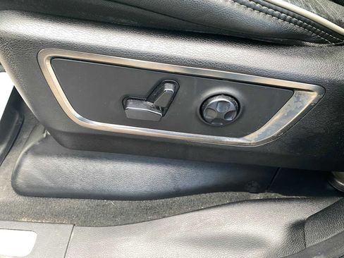 Used 2019 RAM 1500 Limited image 16