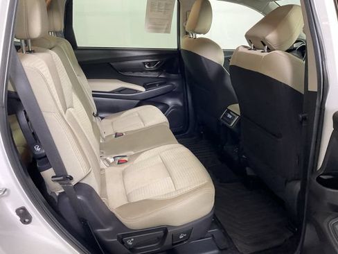 Used 2024 Subaru Ascent Premium w/ Convenience Package AWD/4WD image 25