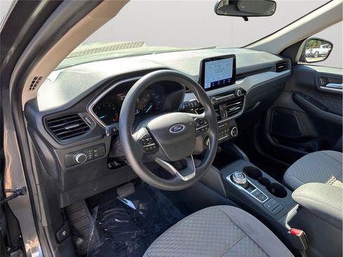 Used 2020 Ford Escape SE image 6