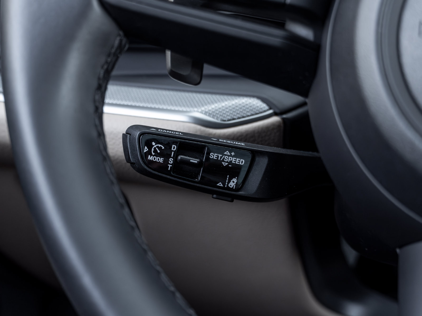 Certified 2026 Porsche Cayenne Coupe AWD/4WD image 32