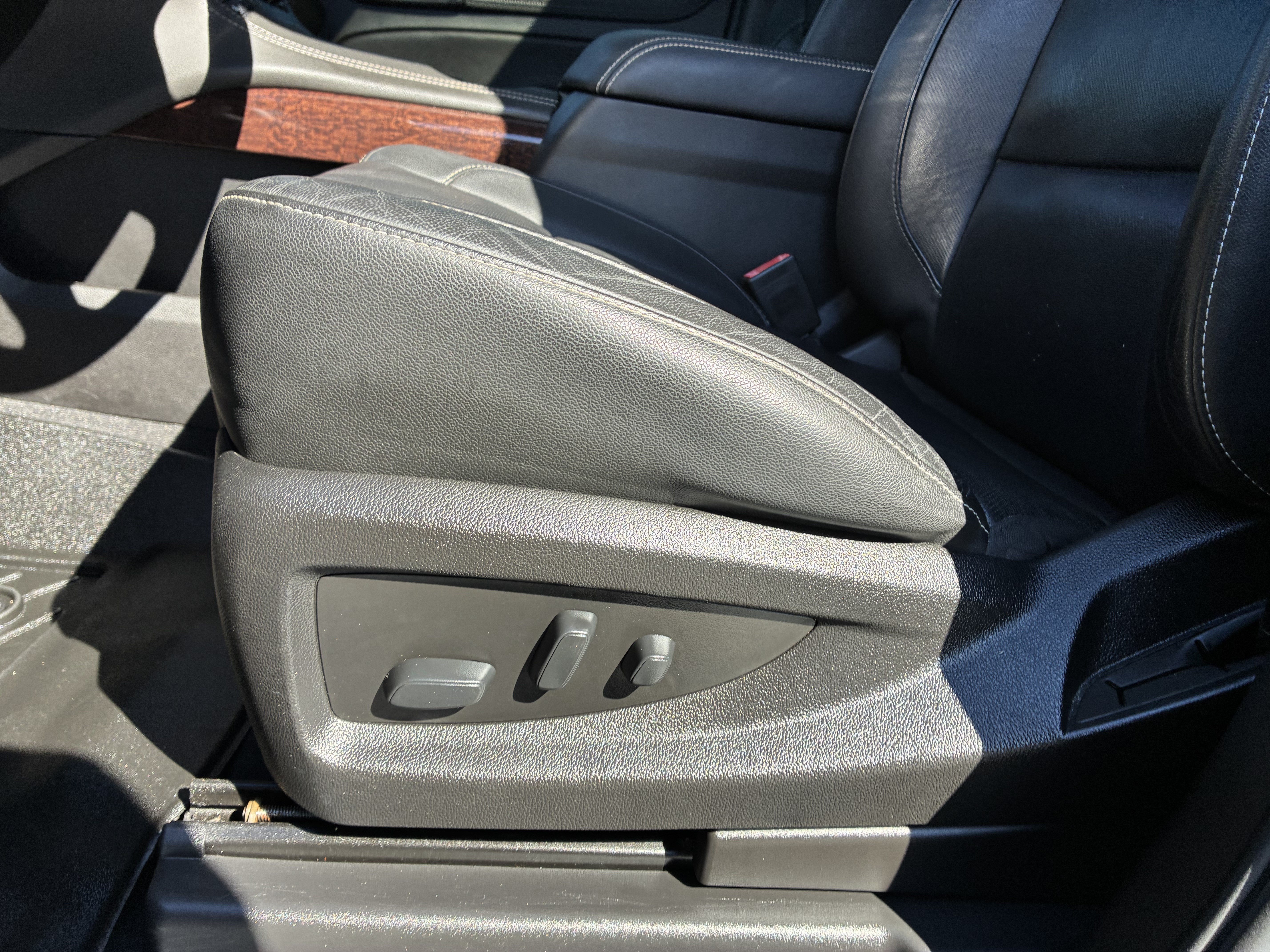 Used 2020 GMC Yukon SLT AWD/4WD image 27