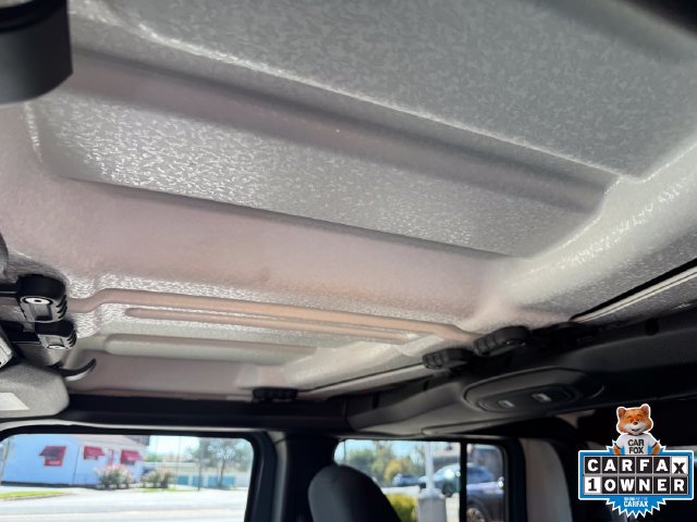 Used 2024 Jeep Gladiator Mojave w/ Technology Group AWD/4WD image 8