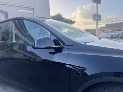 Used 2022 Tesla Model Y Performance AWD/4WD image 19