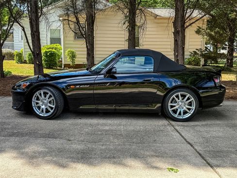 Used 2005 Honda S2000 image 4