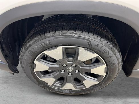 New 2026 Honda Pilot Touring image 11