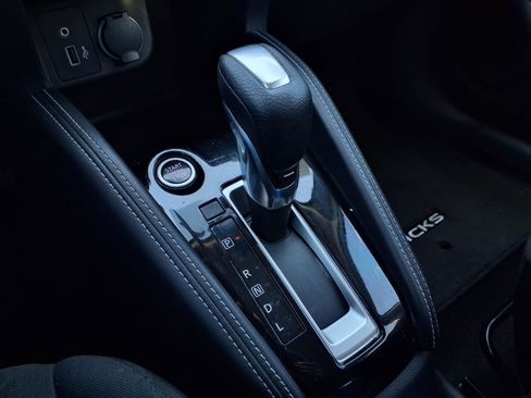 Used 2020 Nissan Kicks SV image 18