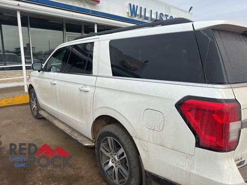 Used 2023 Ford Expedition Max XLT image 9