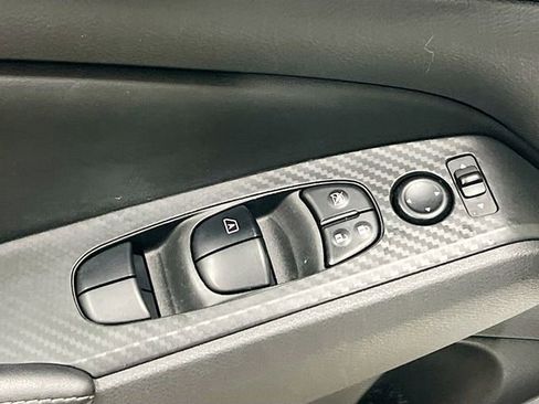 Used 2024 Nissan Altima 2.5 SV FWD image 17