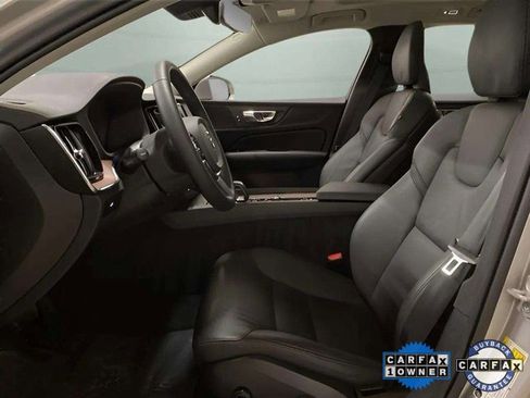 Used 2025 Volvo V60 B5 Cross Country Plus image 64