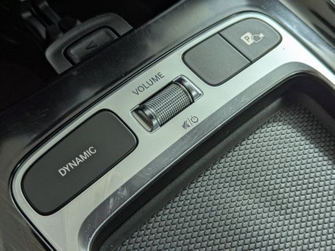 Used 2025 Mercedes-Benz GLB 250 image 26