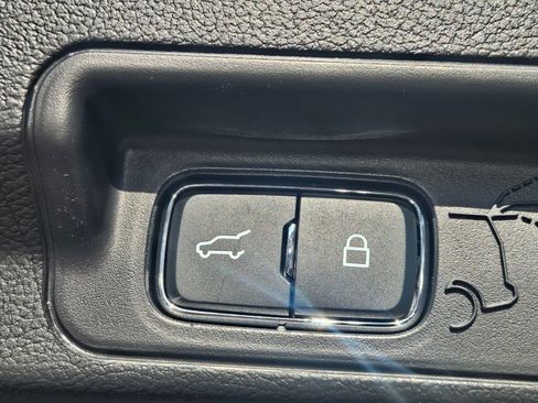 New 2026 Ford Explorer Active w/ Active Comfort Package image 25