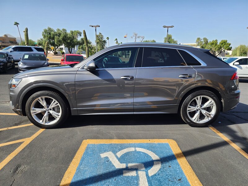 Used 2019 Audi Q8 Prestige w/ Luxury Package AWD/4WD image 6