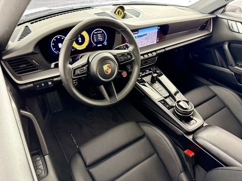Used 2025 Porsche 911 Carrera RWD image 26