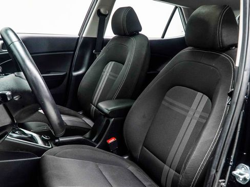 Used 2023 Hyundai Venue SEL image 30