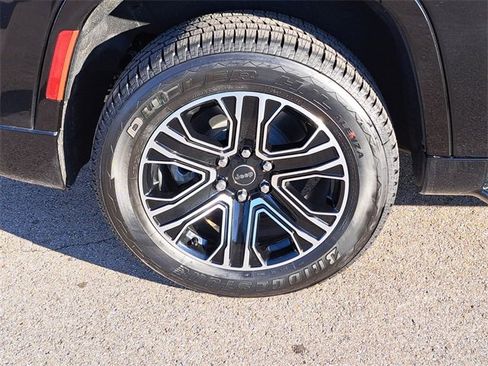 New 2026 Jeep Grand Wagoneer Base image 5