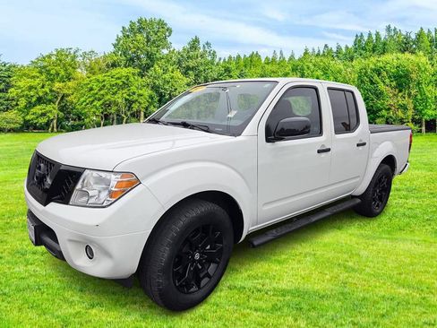 Used 2021 Nissan Frontier SV w/ Midnight Edition Floor Mats RWD image 4