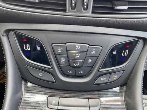 Used 2017 Buick Envision Essence FWD image 11