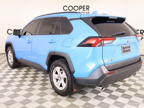 Used 2021 Toyota RAV4 LE AWD/4WD image 21