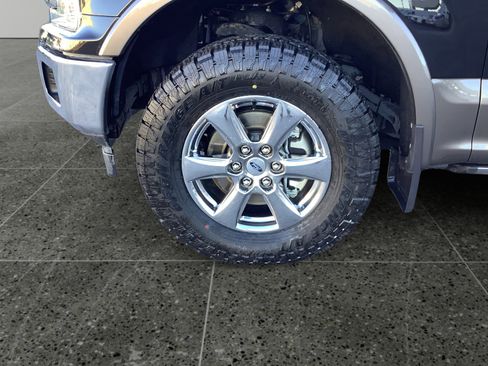 Used 2019 Ford F150 Lariat w/ Equipment Group 502A Luxury image 14