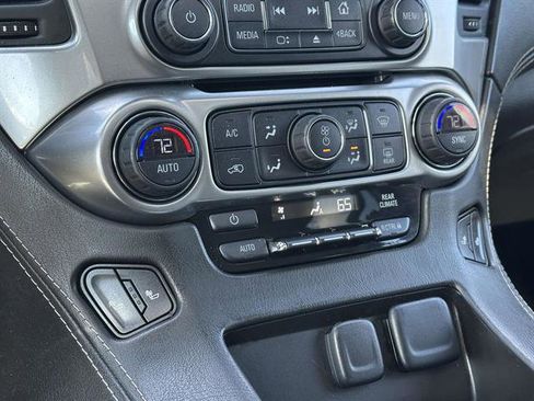 Used 2015 Chevrolet Suburban LT AWD/4WD image 21