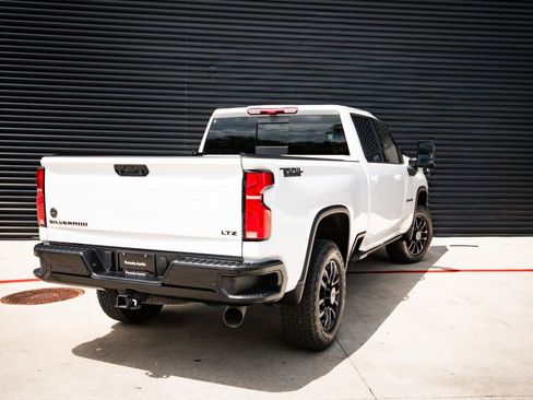 Used 2025 Chevrolet Silverado 2500 LTZ w/ LTZ Plus Package AWD/4WD image 7