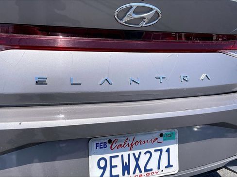 Used 2023 Hyundai Elantra SEL FWD image 8