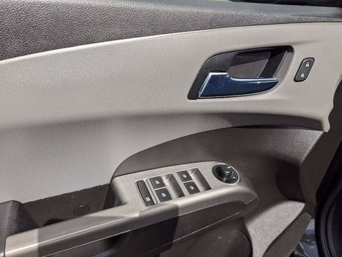 Used 2020 Chevrolet Sonic Premier FWD image 19