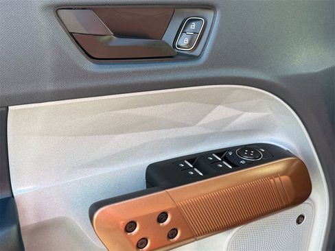 Used 2024 Ford Maverick Lariat image 14