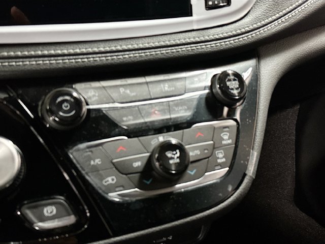 New 2026 Chrysler Pacifica Select AWD/4WD image 14
