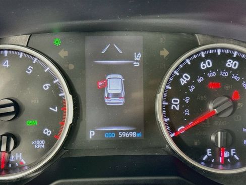 Used 2020 Toyota RAV4 XLE w/ Convenience Package FWD image 15