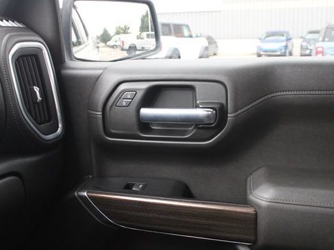 Used 2022 Chevrolet Silverado 1500 LT AWD/4WD image 19