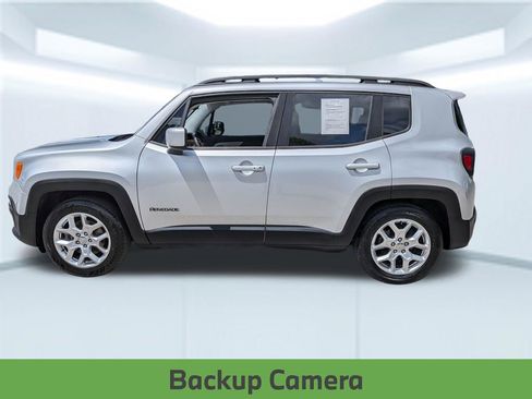 Used 2017 Jeep Renegade Latitude w/ Popular Equipment Group FWD image 2