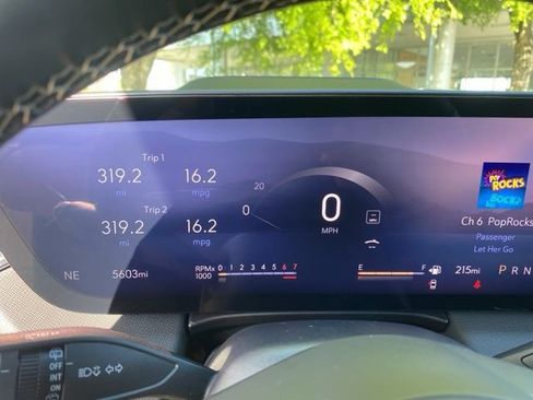 Used 2025 Buick Enclave Sport Touring image 18