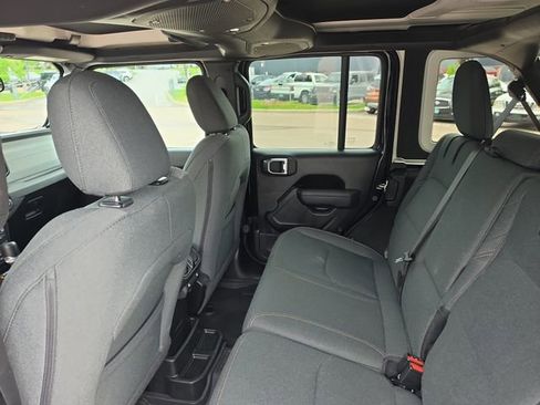Used 2024 Jeep Wrangler Unlimited AWD/4WD image 21